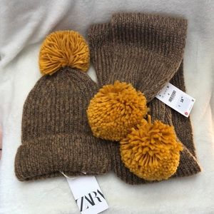 NWT Zara pompom beanie and scarf set
